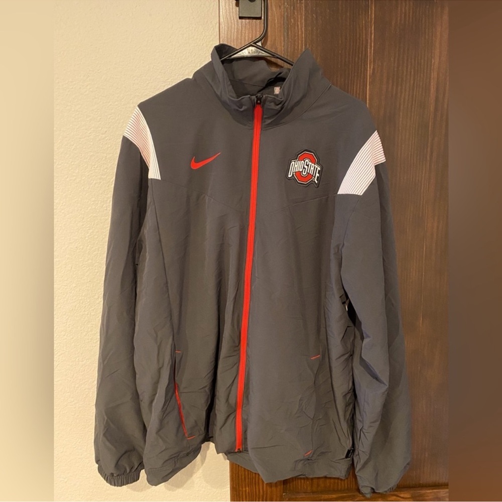 Nike Men's Gray Performance Jacket with Red Accents